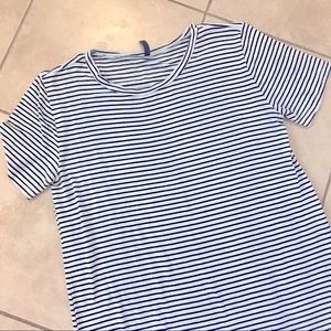 Black and white striped tunic T-shirt